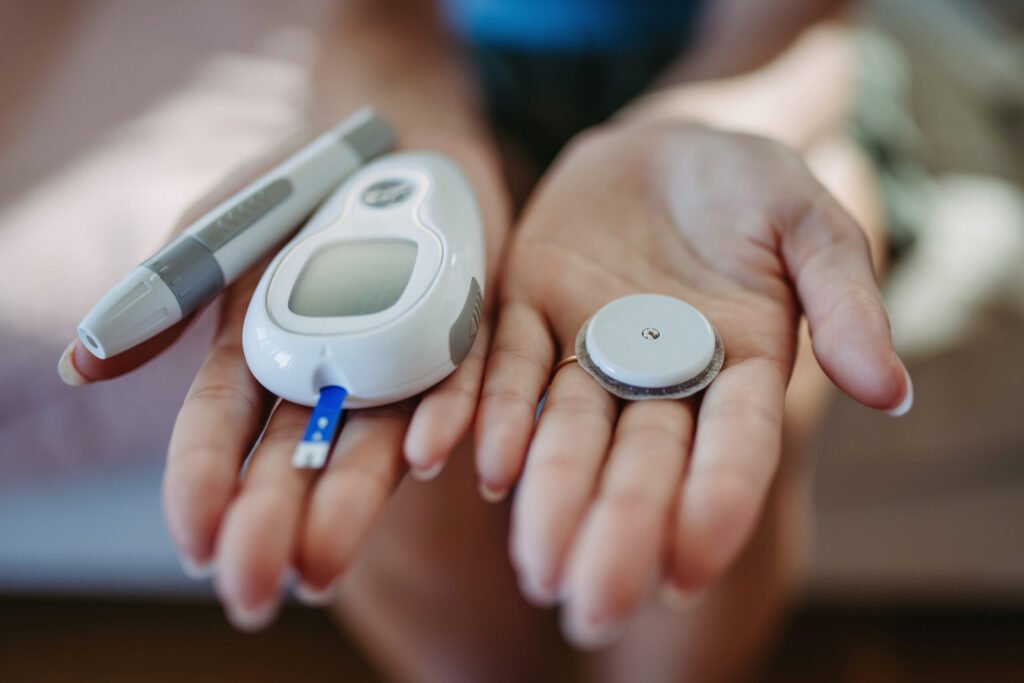 Continuous Glucose Monitoring (CGM) vs Traditional Methods: Which Is Right for You?